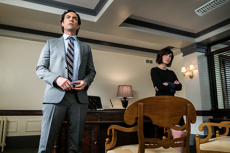 Danny Pino, Mary Elizabeth Winstead (CBS)